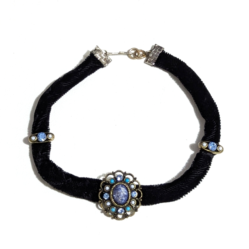 90s Velvet Choker | Art Deco | Art Nouveau | Victorian Goth | Vintage | Trendy |